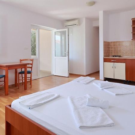 Apartments Tomy Novalja Ngoại thất bức ảnh