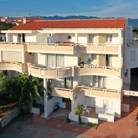 Apartments Tomy Novalja Ngoại thất bức ảnh