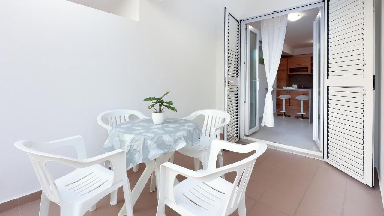 Apartments Tomy Novalja Ngoại thất bức ảnh