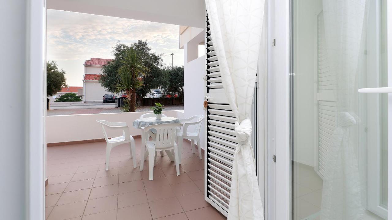 Apartments Tomy Novalja Ngoại thất bức ảnh
