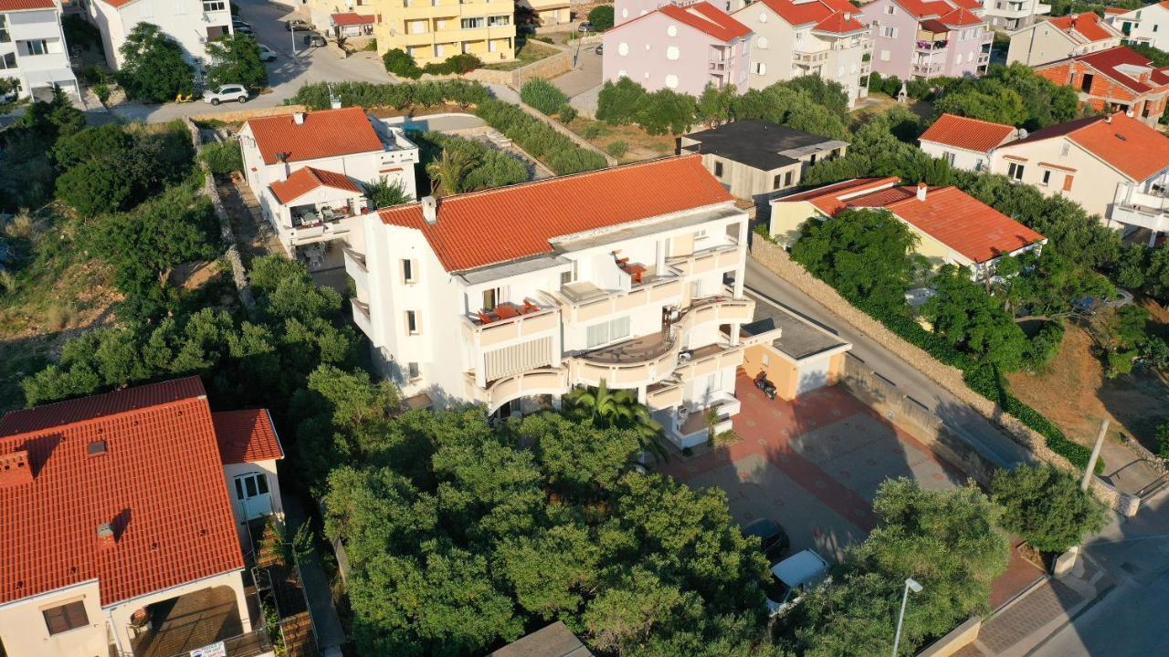 Apartments Tomy Novalja Ngoại thất bức ảnh