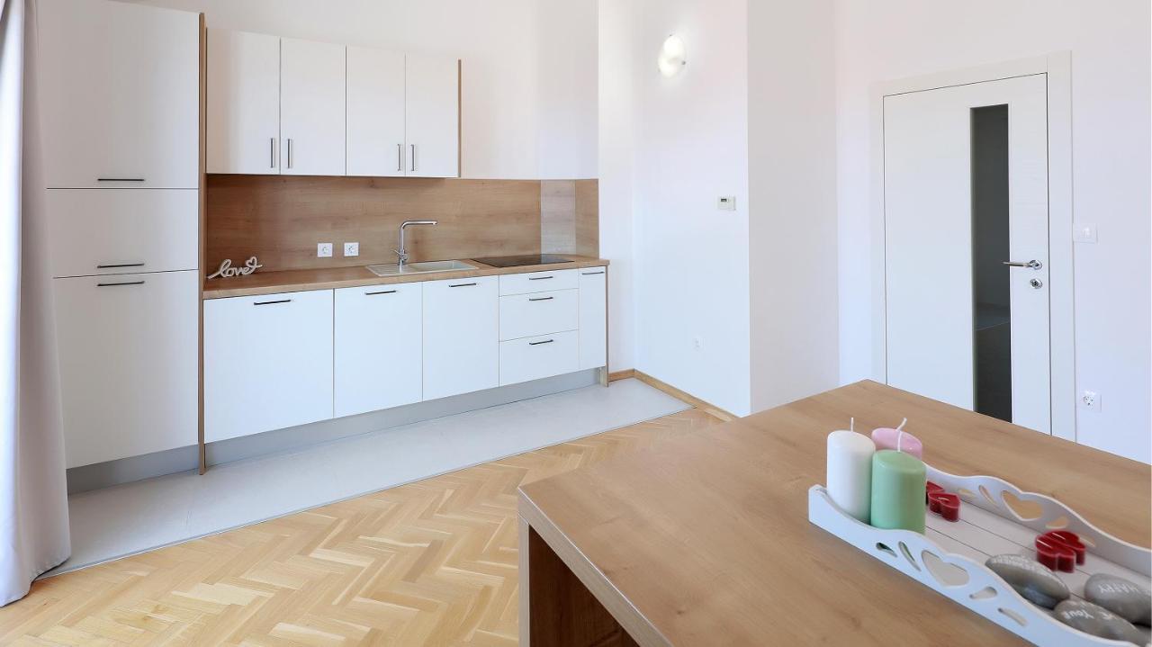 Apartments Tomy Novalja Ngoại thất bức ảnh