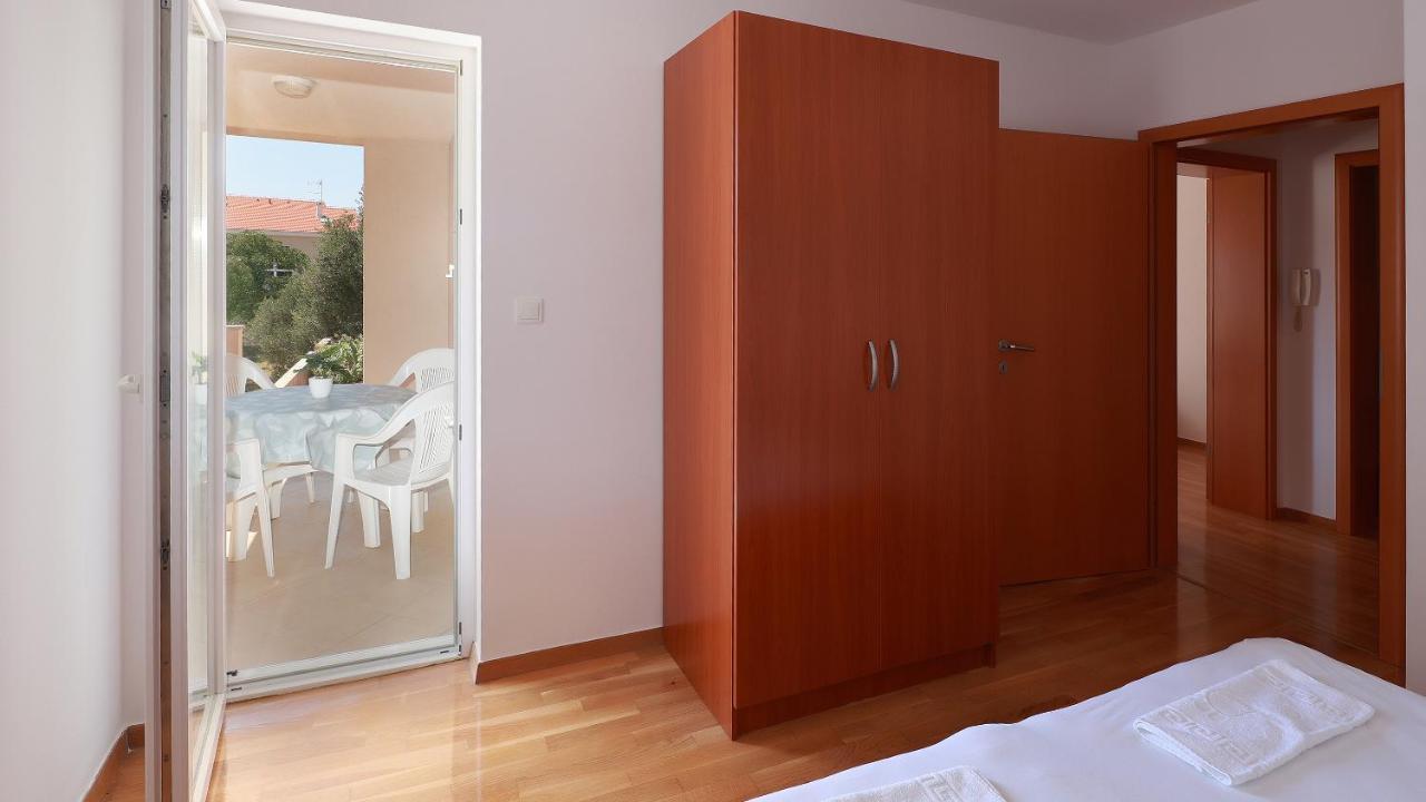 Apartments Tomy Novalja Ngoại thất bức ảnh