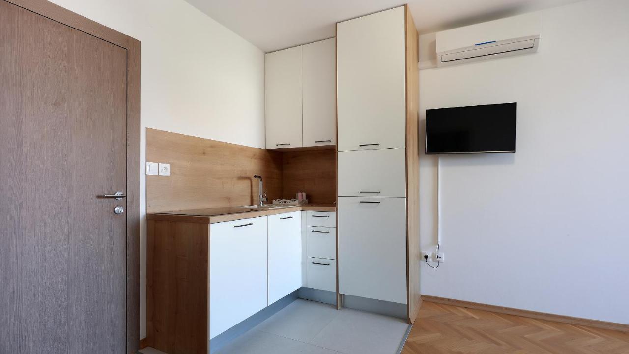 Apartments Tomy Novalja Ngoại thất bức ảnh