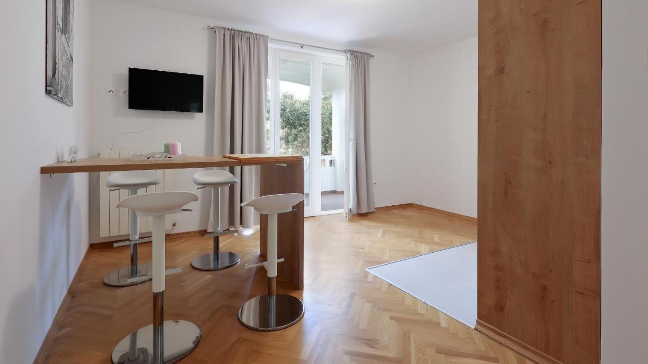 Apartments Tomy Novalja Ngoại thất bức ảnh