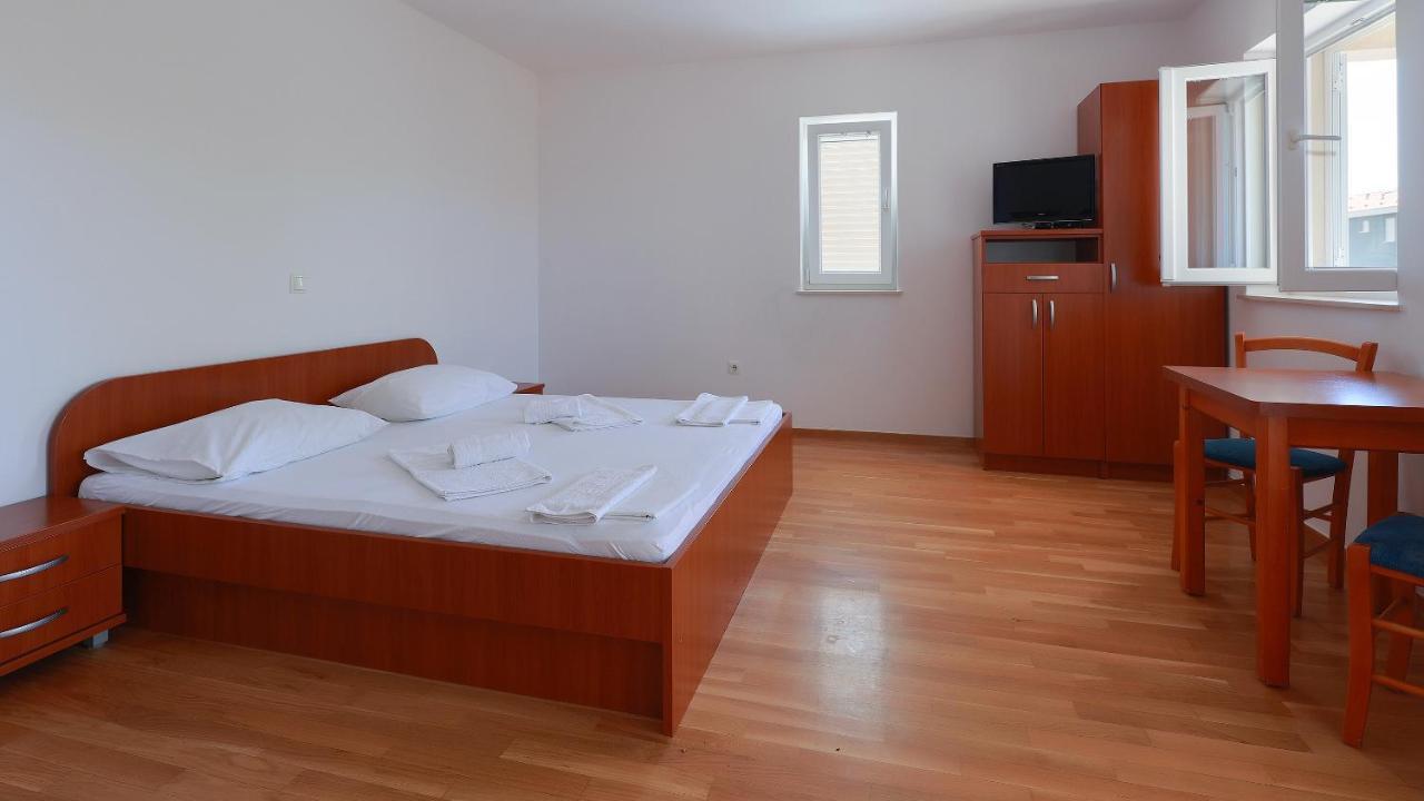 Apartments Tomy Novalja Ngoại thất bức ảnh