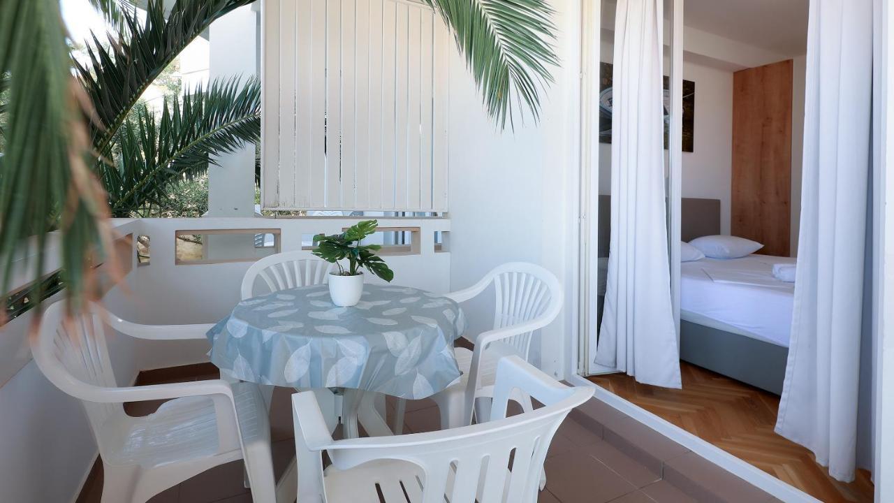 Apartments Tomy Novalja Ngoại thất bức ảnh