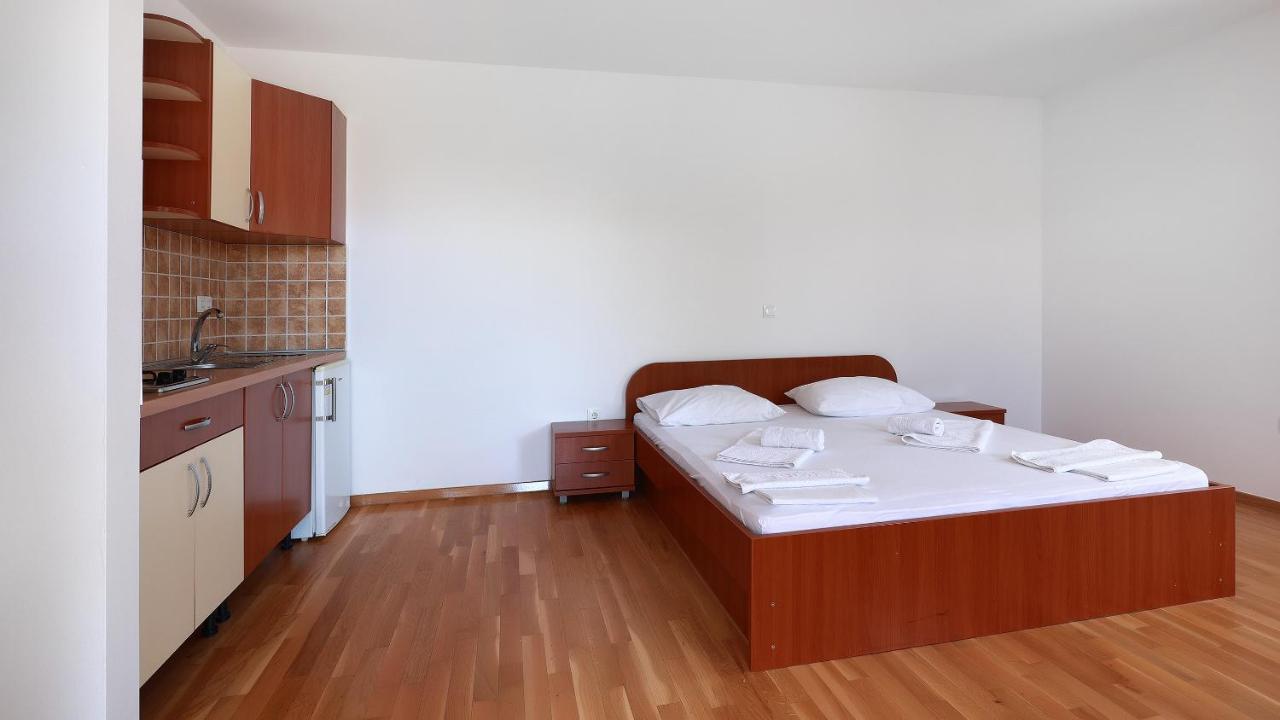 Apartments Tomy Novalja Ngoại thất bức ảnh