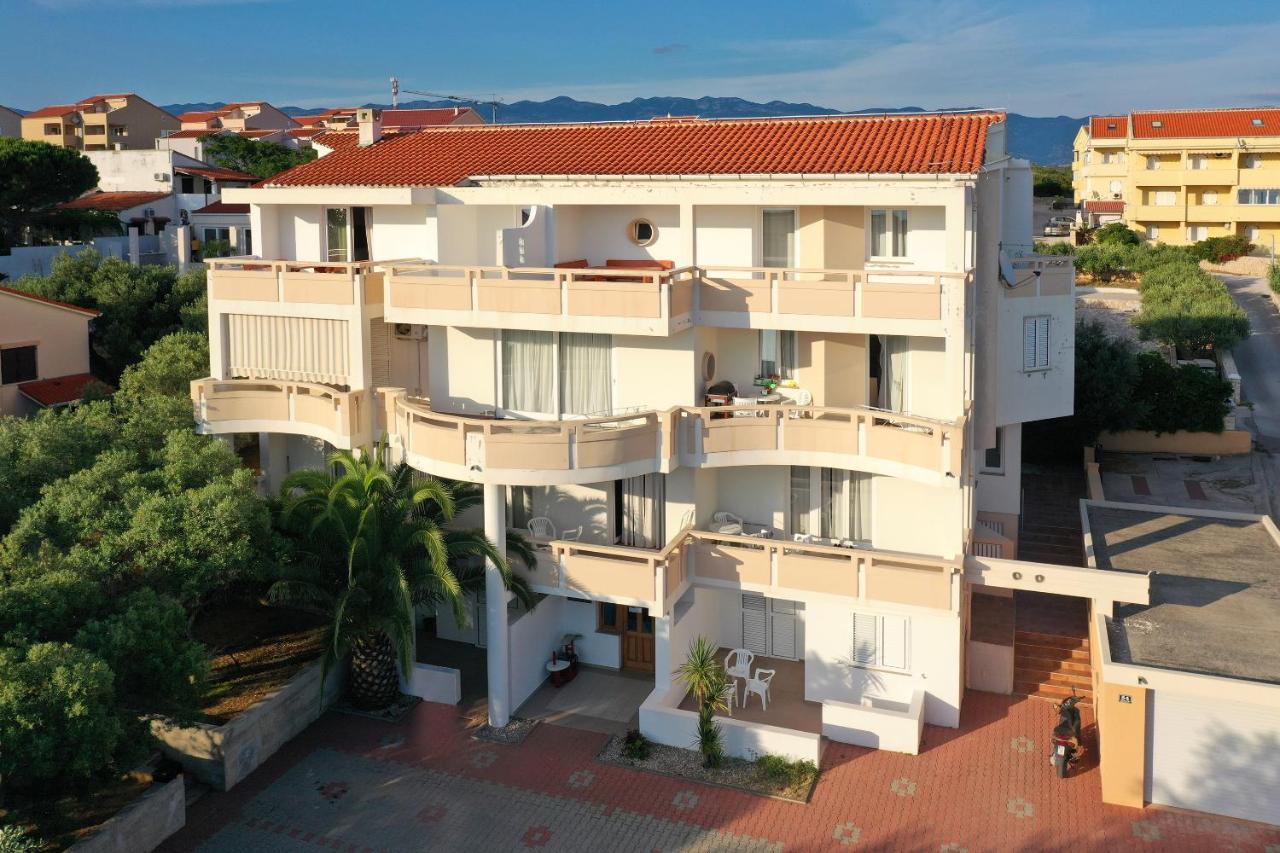 Apartments Tomy Novalja Ngoại thất bức ảnh