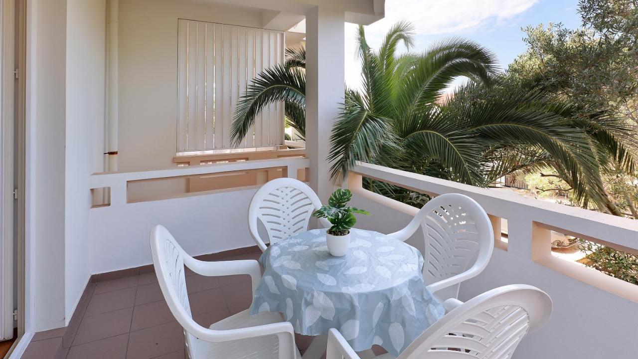 Apartments Tomy Novalja Ngoại thất bức ảnh