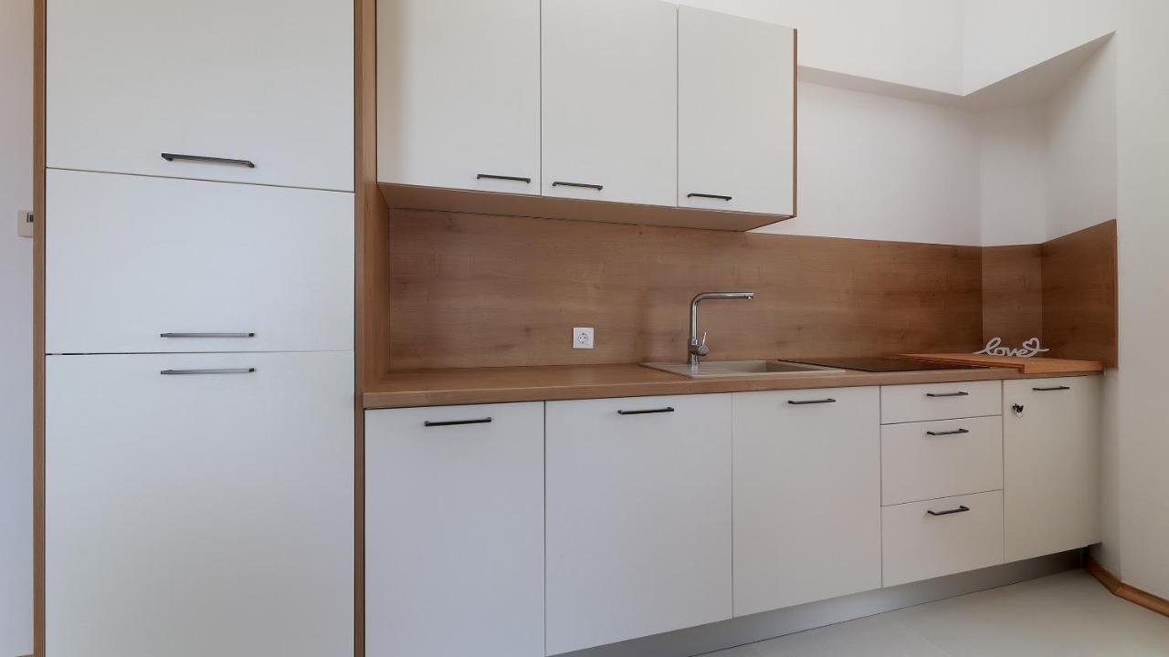 Apartments Tomy Novalja Ngoại thất bức ảnh